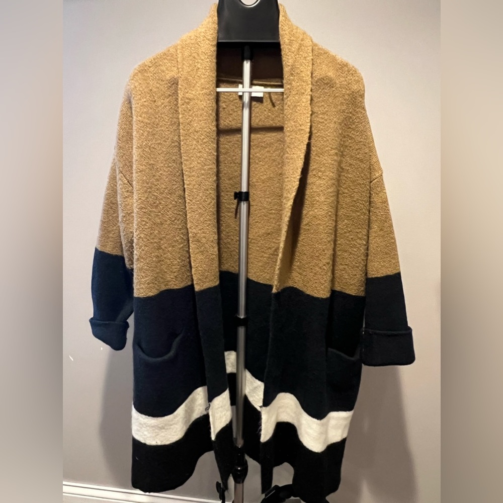 Oversized sweater cardigan